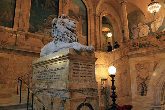 Leones de la entrada de la Biblioteca Pblica de Boston (Boston Public Library)