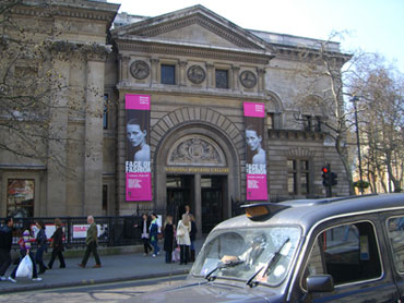 Fachada National Portrait Gallery