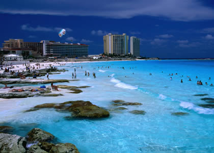 http://www.daniel.prado.name/imagenes/articulos/Viajes/Mexico/Riviera-Maya/cancun.jpg