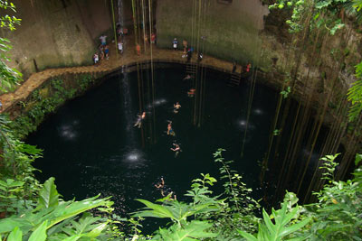 Cenote a cielo abierto