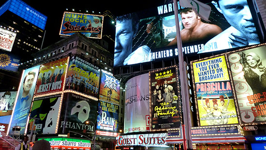 Carteles luminosos de Times Square