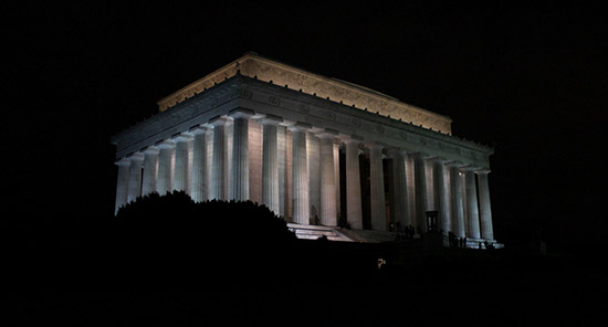 Foto nocturna del Monumento a Lincoln (Lincoln Memorial)
